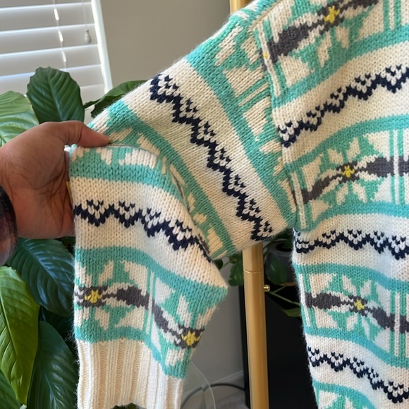 American Eagle sweater size medium - Picture 4 of 5